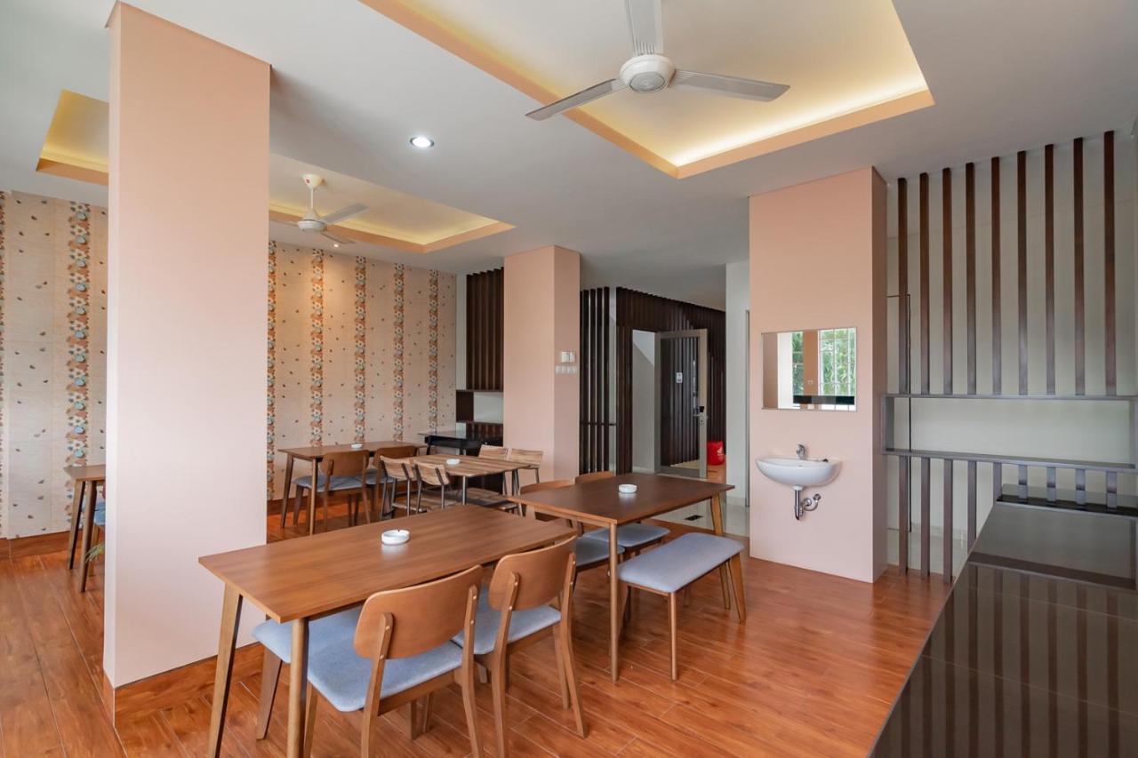Reddoorz Plus @ Cirebon City Center エクステリア 写真