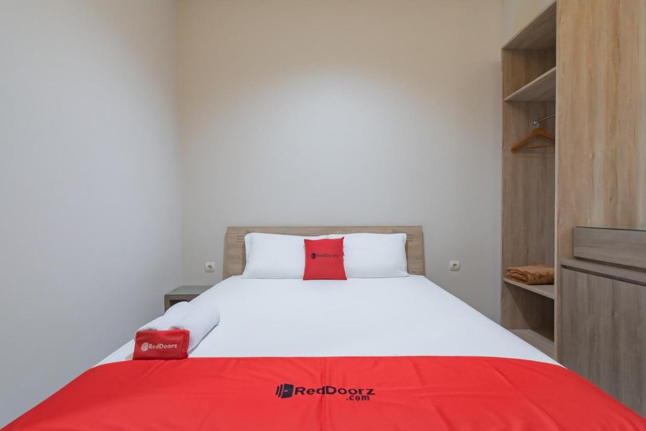Reddoorz Plus @ Cirebon City Center エクステリア 写真