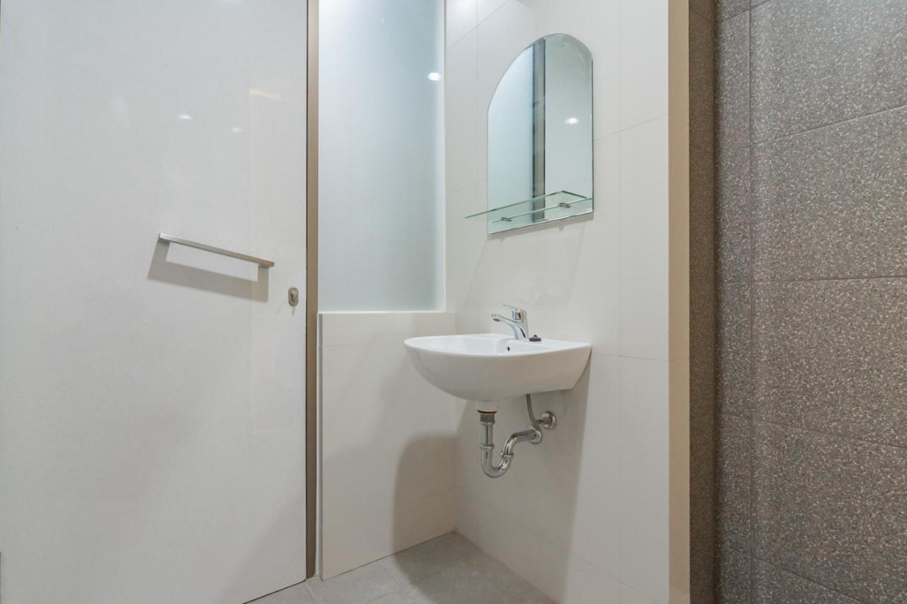 Reddoorz Plus @ Cirebon City Center エクステリア 写真