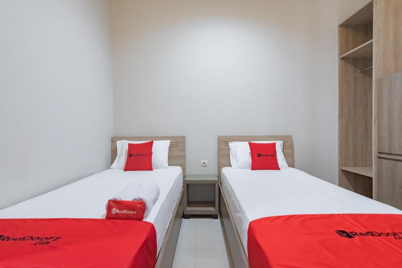 Reddoorz Plus @ Cirebon City Center エクステリア 写真